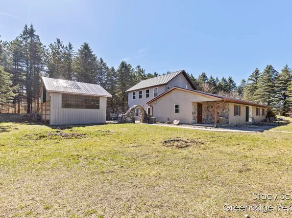 10002 Nashville Hwy, Vermontville, MI 49096