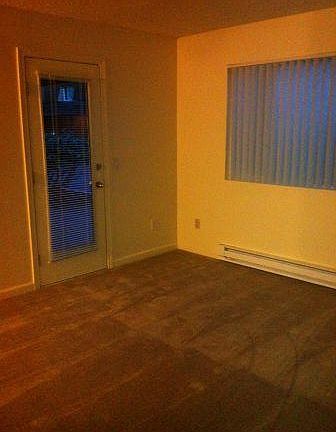 5th image of 4008 W Lake Sammamish Pkwy NE APT D4