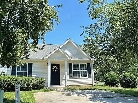3rd image of 114 Sabal Dr