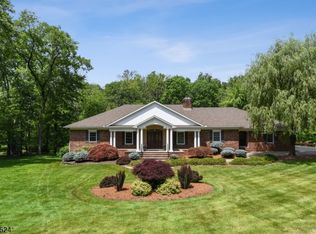 26 Laura Ln, Morristown, NJ 07960