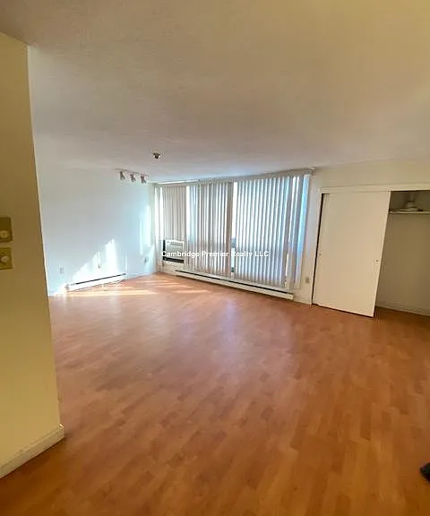 45 Trowbridge St #4A — Photo 7