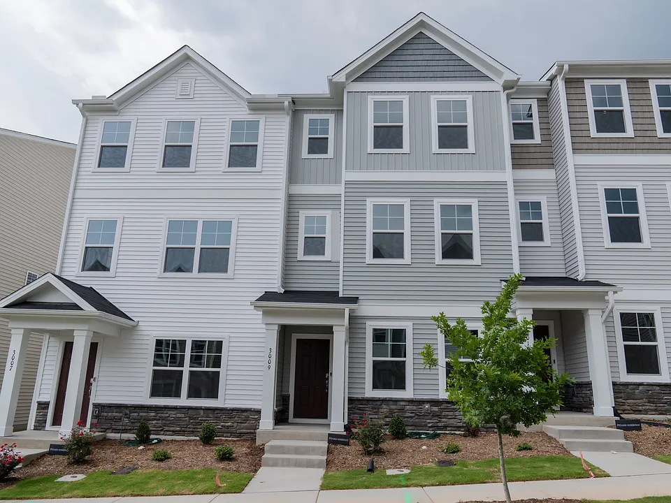 4016 Silver Oak Ln