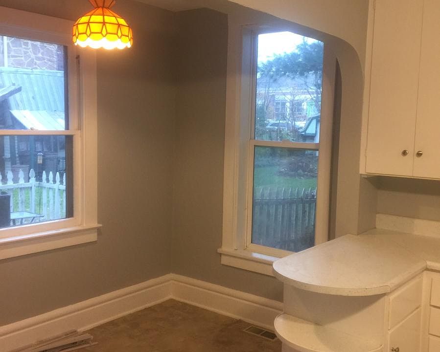 1st image of 27 E Park St
