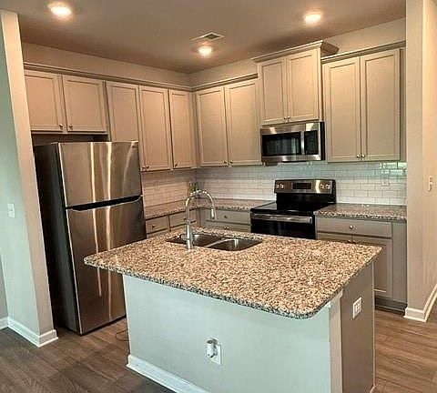 4th image of 585 McWilliams Rd #306