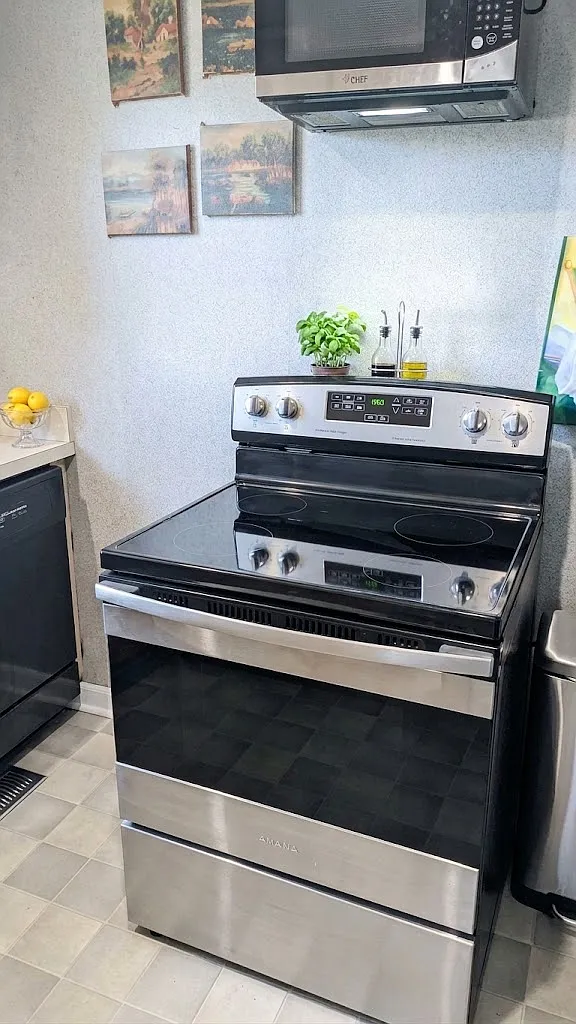 2 bed, 1152 sqft, $2,195 — Photo 3