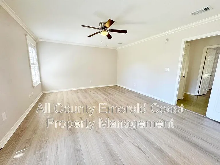 710 Swan Ln — Photo 35