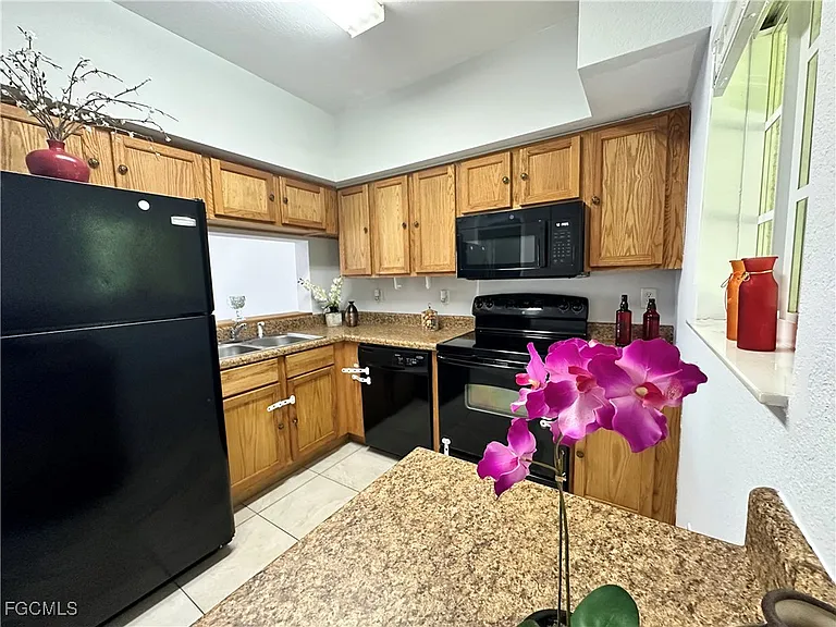 8423 Bernwood Cove Loop #403 — Photo 8
