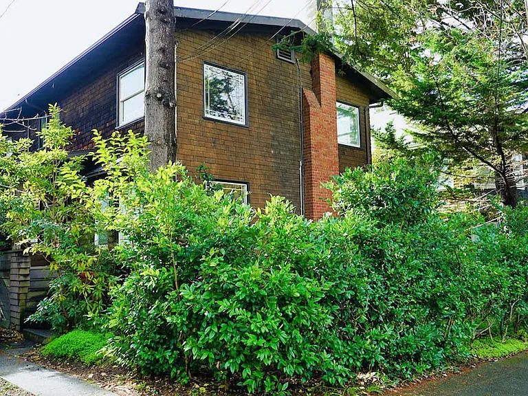 2836 Derby St — Photo 55