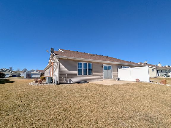 3rd image of 5710 Hearthside Dr