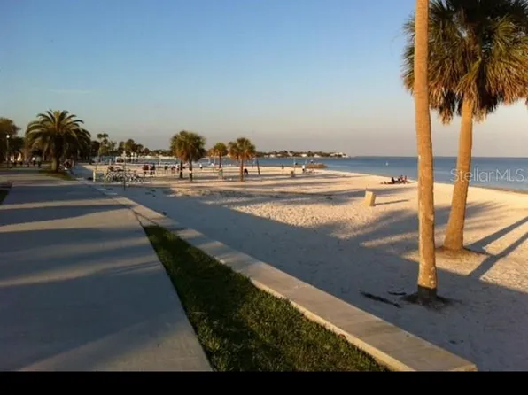 560 12th Ave NE APT 3, Saint Petersburg, FL 33701