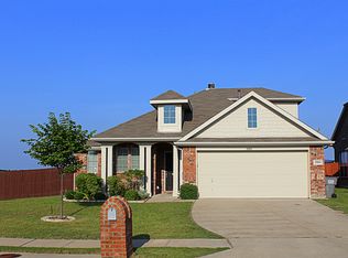 2001 Songbird Dr, Forney, TX 75126