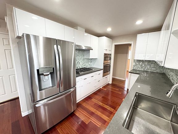 4th image of 2330 Bay Meadows Cir