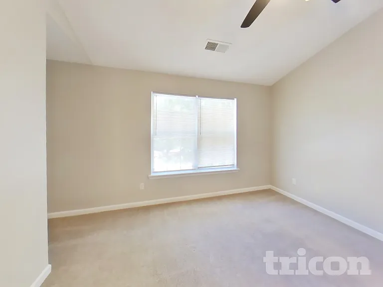 137 Lossie Ln — Photo 9