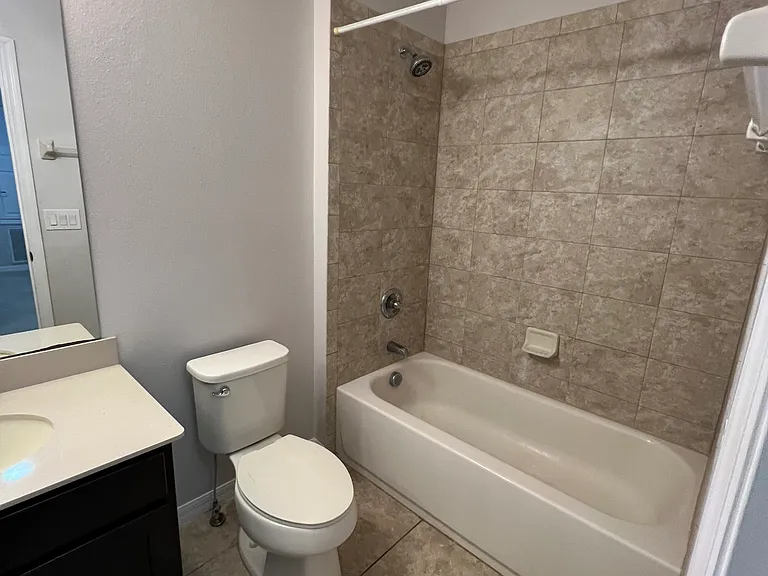 2400 Seven Oaks Dr — Photo 2