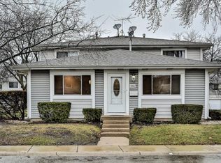 1440 Bear Flag Dr, Hanover Park, IL 60133