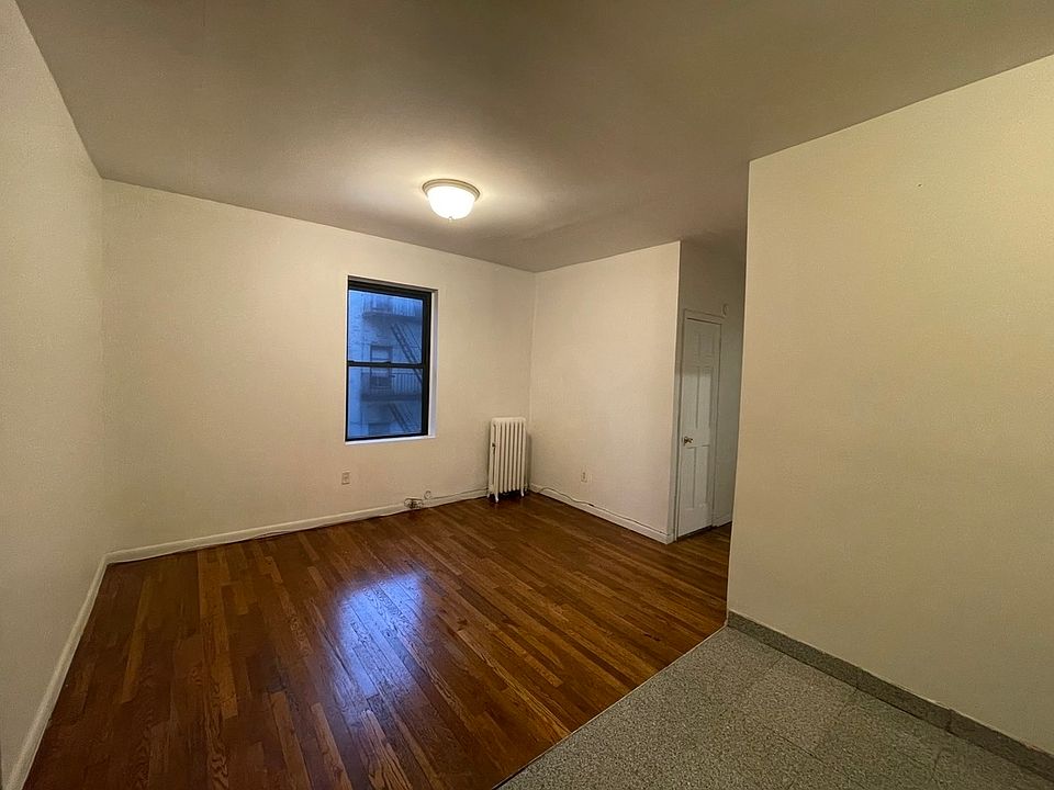 2nd image of 21-15 33rd St APT 4D