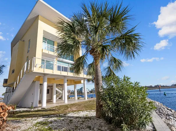 121 Main St SW, Steinhatchee, FL 32359