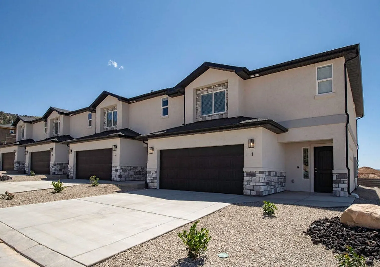 Townhome in the Shadow Cove Subdivision — Photo 1