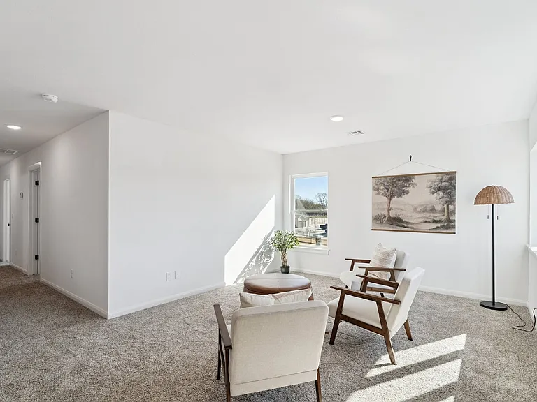 2410 W Charleston St — Photo 53