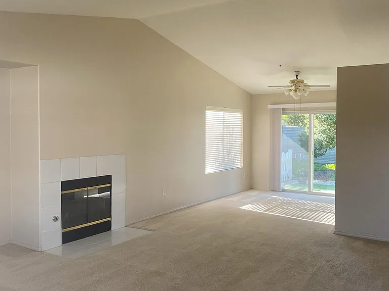 1267 Yucca Ln — Photo 10