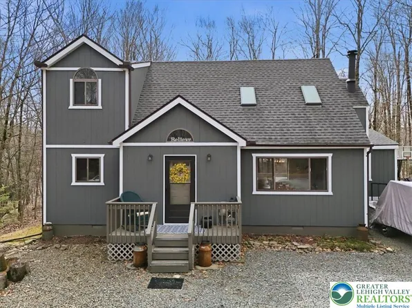 174 Marthas Ln, Pocono Lake, PA 18347