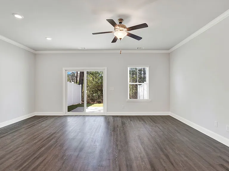 77 Dorsey Dr — Photo 12