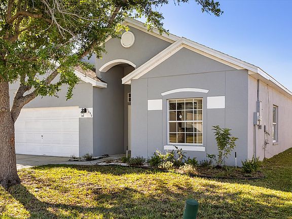2nd image of 1000 Vaquero Ln