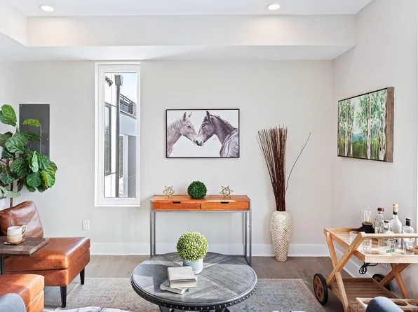 2209 M St NE #2, Washington, DC 20002