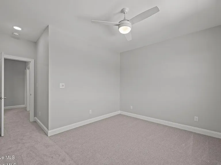319 Taylorwood Dr — Photo 21