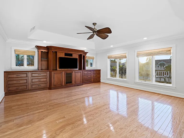413 Coconut Isle Dr — Photo 17