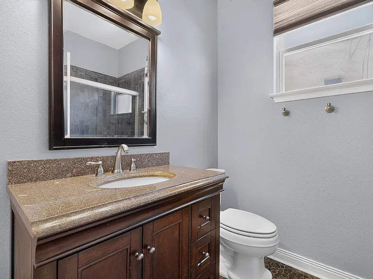 9715 Larnaca Rd NE — Photo 33