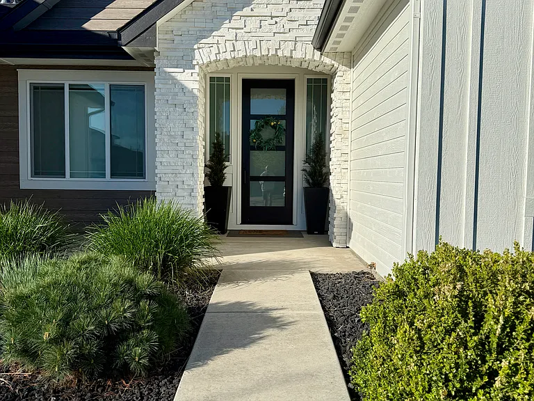 833 E Pascua Dr — Photo 2