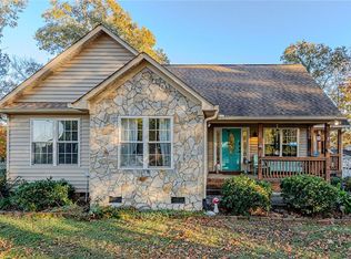 2389 Davis Rd, Haw River, NC 27258