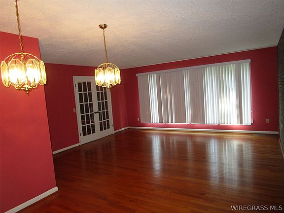 2nd image of 210 Walnut Dr