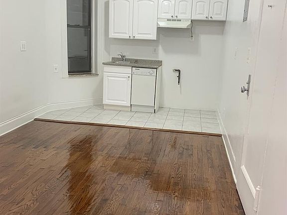 4th image of 309 E 69th St APT 2ER