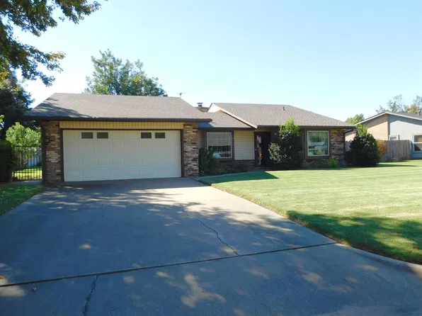 2709 McGill Dr, Enid, OK 73703
