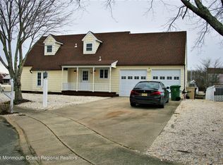96 Spinnaker Ct, Bayville, NJ 08721