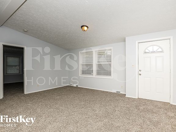 3rd image of 4638 N Richardt Ave