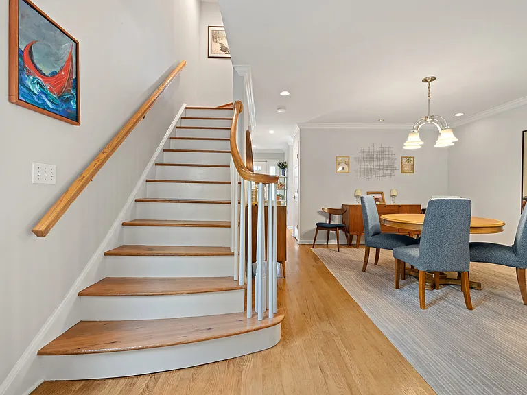 180 Turn Of River Rd #11D — Photo 9