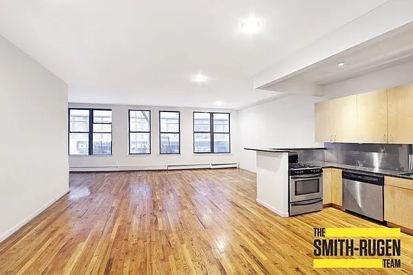 Rented by R New York | media 32