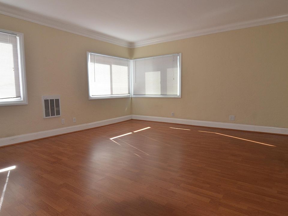 1st image of 2446 Sacramento St