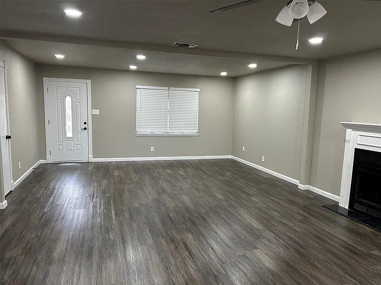 220 N Bernice Dr — Photo 11