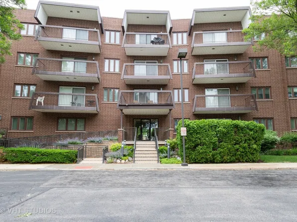 300 E Dundee Rd APT 310A, Buffalo Grove, IL 60089