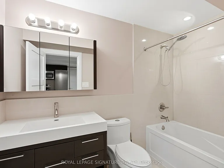 64 Four Oaks Gate #BASEMENT — Photo 9