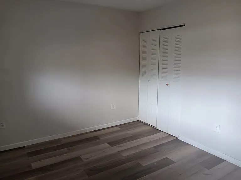 2541 S Myrtle Ave #D — Photo 24