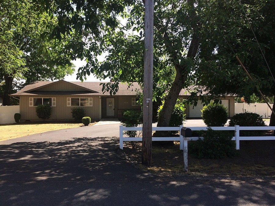 1st image of 4213 NE 38th St