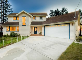 325 Seafoam Rd, Whitethorn, CA 95589