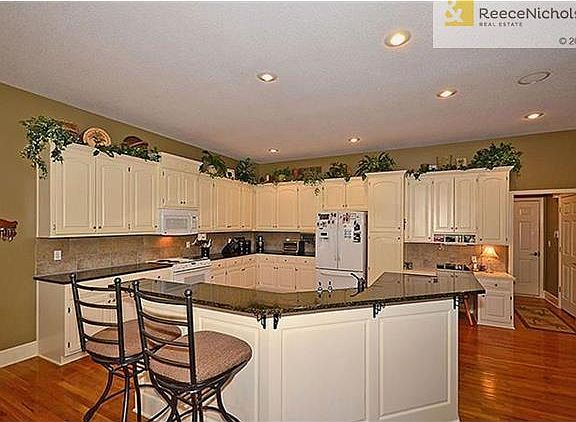 5th image of 7928 W 155th Pl