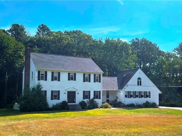 445 Farnum Pike, Smithfield, RI 02917