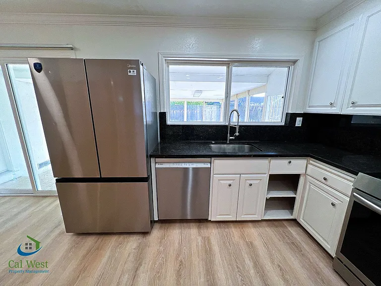 3048 San Luis Rey Ave — Photo 7